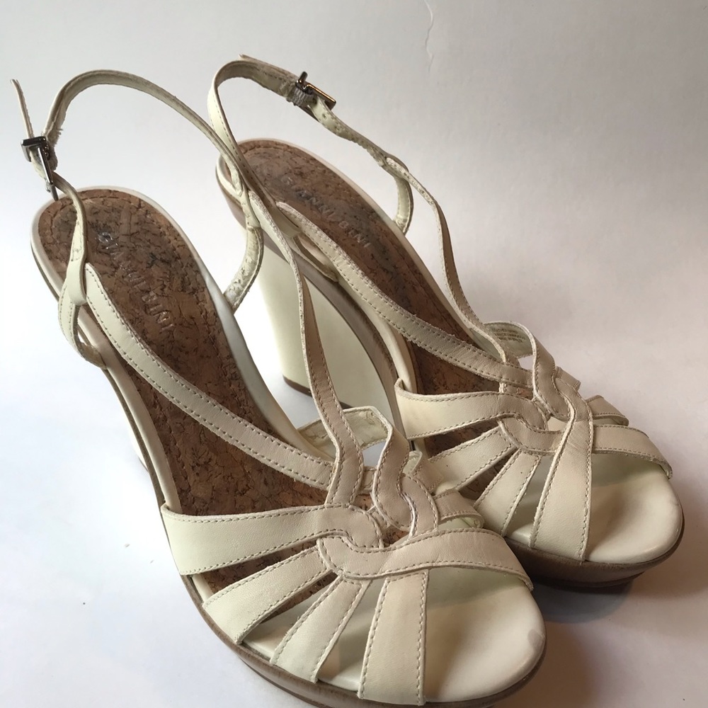 Gianni Bini Platform Wedge Sandals Ivory 8 Buckle